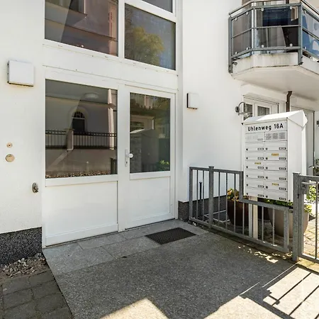 Am Hochufer - Erste Reihe