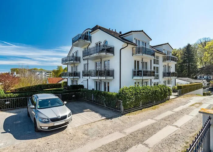 Am Hochufer - Erste Reihe *